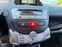 Toyota Aygo 1.0-12V Aspiration Red Navigator NAVIGATIE AIRCO APK NAP 5 DEURS