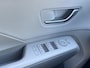 Hyundai Kona 1.6 GDI HEV Premium Sky / Automaat / Schuifdak / Leder / Camera 360° / Stoelventilatie / Stuur- en stoelverwarming / Apple Carplay Android / 18" LM wielen /