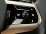 BMW iX M60 Excellence 112 kWh / SOH 94% / 1e eigenaars auto / Schadevrij / BTW Auto /  2500kg Trekgewicht / Wegklapbare Trekhaak / Panoramadak Sky Lounge / 22"/ Soft Close / Bowers & Wilkins / Head Up Display / Elektr. Stoelen / Luxe Lederen Bekleding / Stoel Ventilatie & Stoelverwarming /