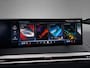 BMW iX M60 Excellence 112 kWh / SOH 94% / 1e eigenaars auto / Schadevrij / BTW Auto / 2500kg Trekgewicht / Wegklapbare Trekhaak / Panoramadak Sky Lounge / 22"/ Soft Close / Bowers & Wilkins / Head Up Display / Elektr. Stoelen / Luxe Lederen Bekleding / Stoel Ventilatie & Stoelverwarming /