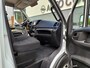 IVECO Daily 35C16H 2.3 410 Automaat Meubelbak 3-Persoons Euro 6 Camera Navi Bluetooth Airco Cruise Control Led Lat om Lat betimmering Achterdeuren 1e Eigenaar Toegestane max. massa voertuig 3500 kg