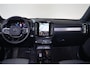Volvo XC40 B3 Plus Black Edition - IntelliSafe Assist & Surround - 360º Camera - Harman/Kardon audio - Verwarmde voorstoelen & stuur - Parkeersensoren voor & achter - Elektr. bedienb. voorstoelen met geheugen links - Draadloze tel. lader - Standkachel - Extra getint glas - 20' LMV