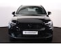Volvo XC40 B3 Plus Black Edition - IntelliSafe Assist & Surround - 360º Camera - Harman/Kardon audio - Verwarmde voorstoelen & stuur - Parkeersensoren voor & achter - Elektr. bedienb. voorstoelen met geheugen links - Draadloze tel. lader - Standkachel - Extra getint glas - 20' LMV