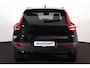 Volvo XC40 B3 Plus Black Edition - IntelliSafe Assist & Surround - 360º Camera - Harman/Kardon audio - Verwarmde voorstoelen & stuur - Parkeersensoren voor & achter - Elektr. bedienb. voorstoelen met geheugen links - Draadloze tel. lader - Standkachel - Extra getint glas - 20' LMV
