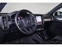 Volvo XC40 B3 Plus Black Edition - IntelliSafe Assist & Surround - 360º Camera - Harman/Kardon audio - Verwarmde voorstoelen & stuur - Parkeersensoren voor & achter - Elektr. bedienb. voorstoelen met geheugen links - Draadloze tel. lader - Standkachel - Extra getint glas - 20' LMV