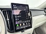 Volvo XC60 2.0 T8 Plug-in hybrid AWD Ultra Dark Exec. Ed. | 22" | Luchtvering | Getint&Gelaagd Glas | Geventileerd Nappa | Massagestoelen | Bowers & Wilkins | Panoramadak | Head-Up | 360 Camera | Elektr. verst. Stoelen | BLIS | Stoel/Stuur/Achterbankverwarming