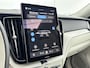 Volvo XC60 2.0 T8 Plug-in hybrid AWD Ultra Dark Exec. Ed. | 22" | Luchtvering | Getint&Gelaagd Glas | Geventileerd Nappa | Massagestoelen | Bowers & Wilkins | Panoramadak | Head-Up | 360 Camera | Elektr. verst. Stoelen | BLIS | Stoel/Stuur/Achterbankverwarming