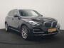 BMW X5 xDrive45e X Line PHEV 395pk Dealer O.H. | Luchtvering | Camera | Adaptief Onderstel | Lederen Sportstoelen Memory | Hifi Audio | Apple Carplay | Sfeerverlichting | Navigatie | DAB | Plug In Hybrid |