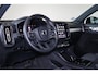 Volvo XC40 B3 Plus Black Edition - IntelliSafe Assist & Surround - 360º Camera - Harman/Kardon audio - Verwarmde voorstoelen & stuur - Parkeersensoren voor & achter - Elektr. bedienb. voorstoelen met geheugen links - Draadloze tel. lader - Standkachel - Extra getint glas - 20' LMV