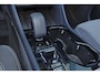 Volvo XC40 B3 Plus Black Edition - IntelliSafe Assist & Surround - 360º Camera - Harman/Kardon audio - Verwarmde voorstoelen & stuur - Parkeersensoren voor & achter - Elektr. bedienb. voorstoelen met geheugen links - Draadloze tel. lader - Standkachel - Extra getint glas - 20' LMV