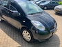 Toyota Yaris 1.3 VVTi Aspiration / AIRCO / 5 DEUREN / NAVI / APK MAART 2027