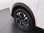 Peugeot e-2008 EV Allure Pack 50kWh SOH 95% 3-Fase 360°Camera 3D-Navi Apple Carplay Android Auto Ecc Cruise Control Pdc Keyless Privacy Glas Lmv Led DAB+ Bluetooth Lane Assist Isofix Rijstrooksensor Origineel Nederlandse Auto
