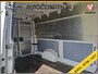 Volkswagen Crafter 35 2.0TDI L3H3 3-Persoons Camera Navi Airco Cruise Control Voorruitverwarming Pdc DAB+ Bluetooth Airco Highline Betonplex vloer Wandbetimmering Schuifdeur Regen-Lichtsensor 2.500KG Trekgewicht Origineel Nederlandse Auto