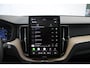 Volvo XC60 T6 350PK Plug-in hybrid AWD Plus Dark | Adaptive Cruise & Pilot Assist | Semi Elektr. Trekhaak | Panoramisch Schuif-/Kanteldak | 360 Camera | Head-Up Display | Stoelverwarming voor & achter | Stuurverwarming | Elektr. Achterklep | Premium Harman/Kardon Audio |