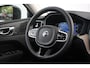 Volvo XC60 T6 350PK Plug-in hybrid AWD Plus Dark | Adaptive Cruise & Pilot Assist | Semi Elektr. Trekhaak | Panoramisch Schuif-/Kanteldak | 360 Camera | Head-Up Display | Stoelverwarming voor & achter | Stuurverwarming | Elektr. Achterklep | Premium Harman/Kardon Audio |