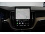 Volvo XC60 T6 350PK Plug-in hybrid AWD Plus Dark | Adaptive Cruise & Pilot Assist | Semi Elektr. Trekhaak | Panoramisch Schuif-/Kanteldak | 360 Camera | Head-Up Display | Stoelverwarming voor & achter | Stuurverwarming | Elektr. Achterklep | Premium Harman/Kardon Audio |