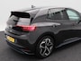 Volkswagen ID.3 First Plus 58 kWh 204 Pk | Stoel/Stuurverwarming | Camera | Climatronic | IQ Light | Carplay | Adaptive cruise | 19 Inch | 8.2647 km !!