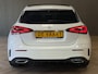 Mercedes-Benz A-klasse 180 Business Solution AMG AUT. CAMERA NAVI APPLE CARPLAY SFEERVERLICHTING PDC STOELVERWARMING CRUISECONTROL