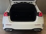 Mercedes-Benz A-klasse 180 Business Solution AMG AUT. CAMERA NAVI APPLE CARPLAY SFEERVERLICHTING PDC STOELVERWARMING CRUISECONTROL