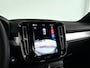 Volvo XC40 B4 Plus Dark | Parkeercamera | Harman Kardon | Stoel- en Stuurverwarming | Trekhaak