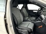 Volvo XC40 B4 Plus Dark | Parkeercamera | Harman Kardon | Stoel- en Stuurverwarming | Trekhaak