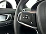 Volvo XC40 B4 Plus Dark | Parkeercamera | Harman Kardon | Stoel- en Stuurverwarming | Trekhaak