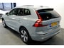 Volvo XC60 2.0 T6 Plug-in hybrid AWD 293kW/399pk Aut8 Long Range Edition Bright NIEUWSTAAT! PANORAMADAK + LEDER + ADAPT.CRUISE + PILOT ASSIST + GOOGLE NAVIGATIE&SERVICES + EL.WEGKLABARE TREKHAAK + SPATLAPPEN + CAMERA + PARKSENSOREN + 19" LM-VELGEN!!