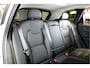 Volvo XC60 2.0 T6 Plug-in hybrid AWD 293kW/399pk Aut8 Long Range Edition Bright NIEUWSTAAT! PANORAMADAK + LEDER + ADAPT.CRUISE + PILOT ASSIST + GOOGLE NAVIGATIE&SERVICES + EL.WEGKLABARE TREKHAAK + SPATLAPPEN + CAMERA + PARKSENSOREN + 19" LM-VELGEN!!