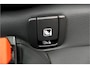 Volvo XC60 2.0 T6 Plug-in hybrid AWD 293kW/399pk Aut8 Long Range Edition Bright NIEUWSTAAT! PANORAMADAK + LEDER + ADAPT.CRUISE + PILOT ASSIST + GOOGLE NAVIGATIE&SERVICES + EL.WEGKLABARE TREKHAAK + SPATLAPPEN + CAMERA + PARKSENSOREN + 19" LM-VELGEN!!