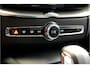 Volvo XC60 2.0 T6 Plug-in hybrid AWD 293kW/399pk Aut8 Long Range Edition Bright NIEUWSTAAT! PANORAMADAK + LEDER + ADAPT.CRUISE + PILOT ASSIST + GOOGLE NAVIGATIE&SERVICES + EL.WEGKLABARE TREKHAAK + SPATLAPPEN + CAMERA + PARKSENSOREN + 19" LM-VELGEN!!