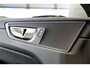 Volvo XC60 2.0 T6 Plug-in hybrid AWD 293kW/399pk Aut8 Long Range Edition Bright NIEUWSTAAT! PANORAMADAK + LEDER + ADAPT.CRUISE + PILOT ASSIST + GOOGLE NAVIGATIE&SERVICES + EL.WEGKLABARE TREKHAAK + SPATLAPPEN + CAMERA + PARKSENSOREN + 19" LM-VELGEN!!