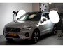 Volvo XC60 2.0 T6 Plug-in hybrid AWD 293kW/399pk Aut8 Long Range Edition Bright NIEUWSTAAT! PANORAMADAK + LEDER + ADAPT.CRUISE + PILOT ASSIST + GOOGLE NAVIGATIE&SERVICES + EL.WEGKLABARE TREKHAAK + SPATLAPPEN + CAMERA + PARKSENSOREN + 19" LM-VELGEN!!