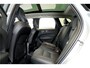 Volvo XC60 2.0 T6 Plug-in hybrid AWD 293kW/399pk Aut8 Long Range Edition Bright NIEUWSTAAT! PANORAMADAK + LEDER + ADAPT.CRUISE + PILOT ASSIST + GOOGLE NAVIGATIE&SERVICES + EL.WEGKLABARE TREKHAAK + SPATLAPPEN + CAMERA + PARKSENSOREN + 19" LM-VELGEN!!