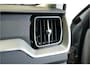 Volvo XC60 2.0 T6 Plug-in hybrid AWD 293kW/399pk Aut8 Long Range Edition Bright NIEUWSTAAT! PANORAMADAK + LEDER + ADAPT.CRUISE + PILOT ASSIST + GOOGLE NAVIGATIE&SERVICES + EL.WEGKLABARE TREKHAAK + SPATLAPPEN + CAMERA + PARKSENSOREN + 19" LM-VELGEN!!