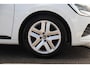 Renault Clio 1.0 TCe Business Zen Donkere Ramen Navigatie Carplay Android Airco Cruise Control LED