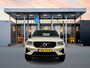 Volvo XC40 B4 Plus Dark | 19" Allseason | Trekhaak | Harman Kardon | Elektr. verst. Stoelen | Stoel/Stuurverwarming | Adaptieve Cruise | BLIS