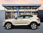Volvo XC40 B4 Plus Dark | 19" Allseason | Trekhaak | Harman Kardon | Elektr. verst. Stoelen | Stoel/Stuurverwarming | Adaptieve Cruise | BLIS