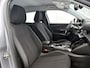 Peugeot e-2008 EV 136pk Active Pack 50 kWh Automaat | 1ste Eigenaar | Navigatie | Climate Control | Cruise Control | LED | 16"LMV | Camera | Apple Carplay/Android Auto |