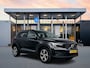 Volvo XC40 B3 Plus Dark | 18" | Trekhaak | Harman Kardon | Elektr., verst. Stoelen | Adaptieve Cruise | BLIS | Stoel/Stuurverwarming | Keyless