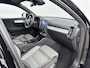 Volvo XC40 B3 Plus Dark | 18" | Trekhaak | Harman Kardon | Elektr., verst. Stoelen | Adaptieve Cruise | BLIS | Stoel/Stuurverwarming | Keyless