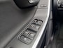 Volvo V60 1.6 D2 Momentum Dak Navi Clima Cruise PDC 17 Inch Telefoon Regensensor Origineel NL Electrisch inklabere buitenspiegels