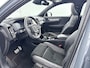 Volvo XC40 T5 Recharge R-Design | 19" | Leder / Nubuck | Trekhaak | Panoramadak | Stoel/Stuurverwarming | Getint Glas | Parkeercamera | Adaptieve Cruise | BLIS