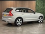 Volvo XC60 T6 AWD Recharge Plus Dark | Trekhaak | 360° Camera | All Season banden | Adaptieve Cruise Control | Stoelverwarming voor+achter | Stuurwielverwarming | Schuifdak | Pilot Assist | BLIS Dode Hoek Detectie | Elektrische voorstoelen geheugen | Lederen bekleding | Zitting verlenging voorstoelen | 19 Inch | Google Infotainment | Keyless Drive | Elektrisch bedienbare achterklep | DAB Radio | Apple Carplay/Android Auto | Draadloos telefoon opladen | Volvo On Call met mobiele App functie | Silver Dawn Metallic |