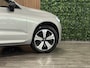 Volvo XC60 T6 AWD Recharge Plus Dark | Trekhaak | 360° Camera | All Season banden | Adaptieve Cruise Control | Stoelverwarming voor+achter | Stuurwielverwarming | Schuifdak | Pilot Assist | BLIS Dode Hoek Detectie | Elektrische voorstoelen geheugen | Lederen bekleding | Zitting verlenging voorstoelen | 19 Inch | Google Infotainment | Keyless Drive | Elektrisch bedienbare achterklep | DAB Radio | Apple Carplay/Android Auto | Draadloos telefoon opladen | Volvo On Call met mobiele App functie | Silver Dawn Metallic |