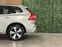 Volvo XC60 T6 AWD Recharge Plus Dark | Trekhaak | 360° Camera | All Season banden | Adaptieve Cruise Control | Stoelverwarming voor+achter | Stuurwielverwarming | Schuifdak | Pilot Assist | BLIS Dode Hoek Detectie | Elektrische voorstoelen geheugen | Lederen bekleding | Zitting verlenging voorstoelen | 19 Inch | Google Infotainment | Keyless Drive | Elektrisch bedienbare achterklep | DAB Radio | Apple Carplay/Android Auto | Draadloos telefoon opladen | Volvo On Call met mobiele App functie | Silver Dawn Metallic |