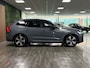 Volvo XC60 T8 AWD Recharge Ultra Ultimate Dark | Luchtvering | Trekhaak | 360 Camera | All Season banden | Harman Kardon | Head-Up Display | 455pk | Adaptieve Cruise Control | Stoelverwarming voor+achter | Stuurwielverwarming | Schuifdak | 19 Inch | Full LED Meesturende koplampen | Pilot Assist | BLIS Dode Hoek Detectie | Elektrische voorstoelen geheugen | Lederen bekleding | Zitting verlenging voorstoelen | Lederen dashboard | Google Infotainment | Keyless Drive | Parkeersensoren voor+achter | Privacy Glass | Elektrisch bedienbare achterklep | DAB Radio | Apple Carplay/Android Auto | Alarm Klasse III | Draadloos telefoon opladen | Volvo On Call met mobiele App functie | Thunder Grey Metallic |