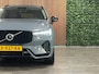 Volvo XC60 T8 AWD Recharge Ultra Ultimate Dark | Luchtvering | Trekhaak | 360 Camera | All Season banden | Harman Kardon | Head-Up Display | 455pk | Adaptieve Cruise Control | Stoelverwarming voor+achter | Stuurwielverwarming | Schuifdak | 19 Inch | Full LED Meesturende koplampen | Pilot Assist | BLIS Dode Hoek Detectie | Elektrische voorstoelen geheugen | Lederen bekleding | Zitting verlenging voorstoelen | Lederen dashboard | Google Infotainment | Keyless Drive | Parkeersensoren voor+achter | Privacy Glass | Elektrisch bedienbare achterklep | DAB Radio | Apple Carplay/Android Auto | Alarm Klasse III | Draadloos telefoon opladen | Volvo On Call met mobiele App functie | Thunder Grey Metallic |