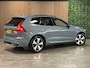 Volvo XC60 T8 AWD Recharge Ultra Ultimate Dark | Luchtvering | Trekhaak | 360 Camera | All Season banden | Harman Kardon | Head-Up Display | 455pk | Adaptieve Cruise Control | Stoelverwarming voor+achter | Stuurwielverwarming | Schuifdak | 19 Inch | Full LED Meesturende koplampen | Pilot Assist | BLIS Dode Hoek Detectie | Elektrische voorstoelen geheugen | Lederen bekleding | Zitting verlenging voorstoelen | Lederen dashboard | Google Infotainment | Keyless Drive | Parkeersensoren voor+achter | Privacy Glass | Elektrisch bedienbare achterklep | DAB Radio | Apple Carplay/Android Auto | Alarm Klasse III | Draadloos telefoon opladen | Volvo On Call met mobiele App functie | Thunder Grey Metallic |