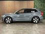 Volvo XC60 T8 AWD Recharge Ultra Ultimate Dark | Luchtvering | Trekhaak | 360 Camera | All Season banden | Harman Kardon | Head-Up Display | 455pk | Adaptieve Cruise Control | Stoelverwarming voor+achter | Stuurwielverwarming | Schuifdak | 19 Inch | Full LED Meesturende koplampen | Pilot Assist | BLIS Dode Hoek Detectie | Elektrische voorstoelen geheugen | Lederen bekleding | Zitting verlenging voorstoelen | Lederen dashboard | Google Infotainment | Keyless Drive | Parkeersensoren voor+achter | Privacy Glass | Elektrisch bedienbare achterklep | DAB Radio | Apple Carplay/Android Auto | Alarm Klasse III | Draadloos telefoon opladen | Volvo On Call met mobiele App functie | Thunder Grey Metallic |