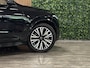 Volvo XC90 T8 AWD Recharge Ultra Dark | Vol! | Bowers & Wilkins | Luchtvering | Stoelventilatie | Trekhaak | 360 Camera | Head-Up Display | Stoelmassage | 455pk | Adaptieve Cruise Control | Stoelverwarming voor+achter | Stuurwielverwarming | Schuifdak | 20 Inch | Full LED Meesturende koplampen | Pilot Assist | BLIS Dode Hoek Detectie | Alcantara hemelbekleding | Lederen handgrepen en zonnekleppen | Elektrische voorstoelen geheugen | Nappa Lederen bekleding | Zitting verlenging voorstoelen | Lederen Dashboard | Google Infotainment | Keyless Drive | Parkeersensoren voor+achter | Privacy Glass | Elektrisch bedienbare achterklep | Geïntegreerde zongordijnen achterportieren | Geïntegreerd kinderzitje achterin | Verlichte instaplijsten | 7-Persoons | 4-Zone Climate Control | DAB Radio | Apple Carplay/Android Auto | Alarm Klasse III | Draadloos telefoon opladen | Volvo On Call met mobiele App functie | Onyx Black Metallic |